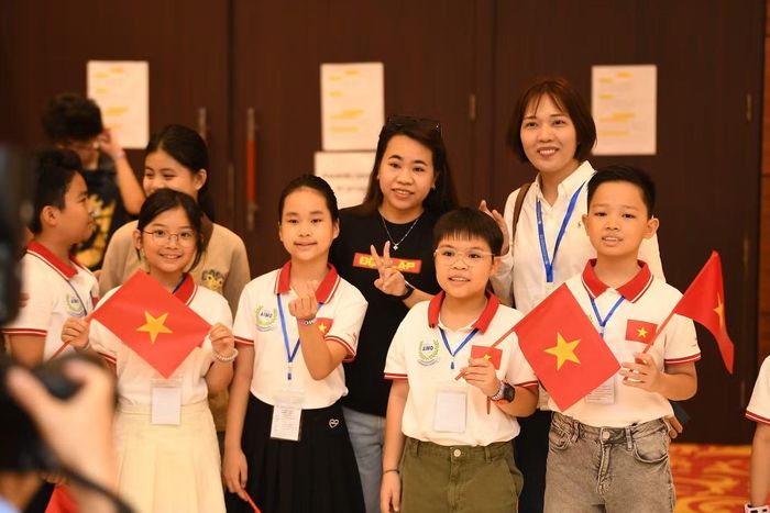 Thí sinh có mặt ở Lễ trao giải Vòng chung kết Quốc tế AIMO 2026 tổ chức tại Hà Nội. (Ảnh: Trọng Tài)