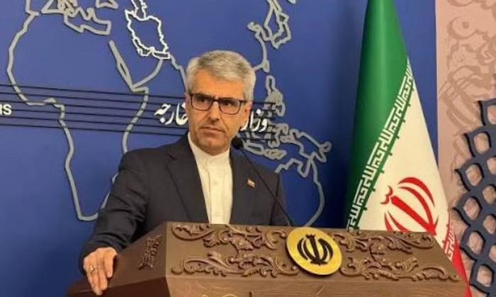 Theo ông Baqaei, các cuộc trao đổi mà Iran đang thực hiện chỉ diễn ra với Oman nhằm thiết lập một tuyến đường an toàn tạm thời qua eo biển Hormuz.