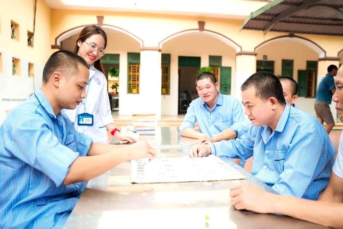 Bộ Y tế khuyến khích tổ chức, cá nhân tham gia đầu tư, cung cấp dịch vụ trợ giúp xã hội. Ảnh: K.H