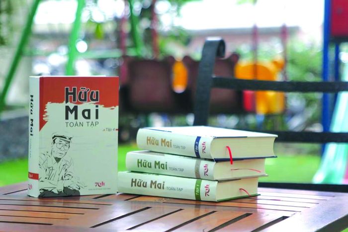 Toàn tập của nhà văn Hữu Mai.