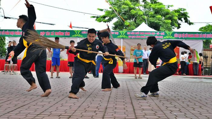 Màn biểu diễn võ thuật đầy kịch.