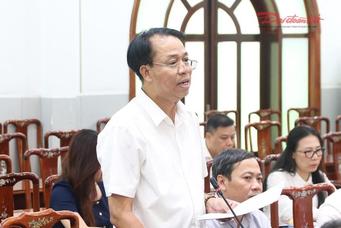 TS Lê Mậu Nhiệm - nguyên Giám đốc Trung tâm Bồi dưỡng cán bộ và Nghiên cứu khoa học UBTƯ MTTQ Việt Nam phát biểu tại Hội nghị.