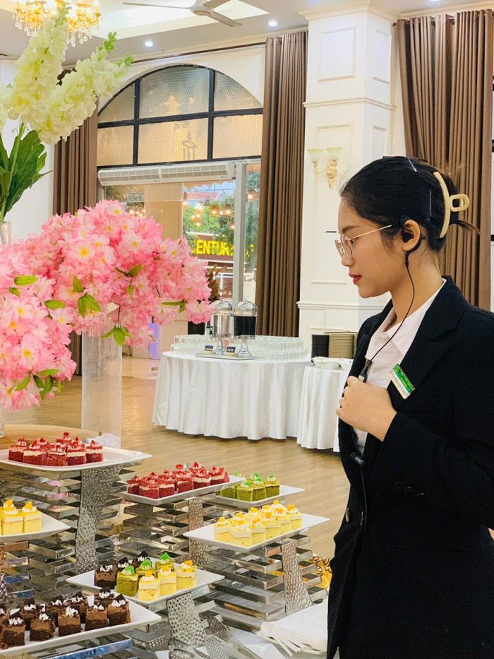 Linh từng mắc nhiều sai lầm khi về tiếp quản nhà hàng gia đình.