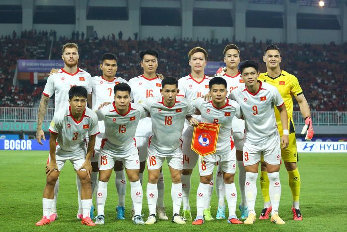 Đối đầu Indonesia trên sân Pakansari (Bogor) tại lượt trận 4 bảng A ASEAN Cup 2026, Nguyễn Đình Bắc có trận đá chính thứ ba liên tiếp cho tuyển Việt Nam. Đây là ưu ái lớn cho tiền đạo của CLB Công an Hà Nội bởi cũng ở trận này, ông Kim Sang-sik đã cho bộ ba Nguyễn Xuân Son, Đỗ Hoàng Hên, Nguyễn Quang Hải ngồi dự bị.