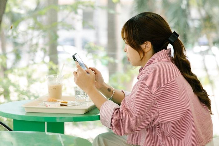 Xu hướng ăn uống, du lịch và giải trí một mình đang tạo ra nhóm khách hàng mới. Ảnh minh họa: Phương Lâm.