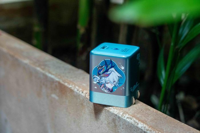  Củ sạc GaN với công suất 65 W, được tùy biến theo nhân vật Yao Guang. 