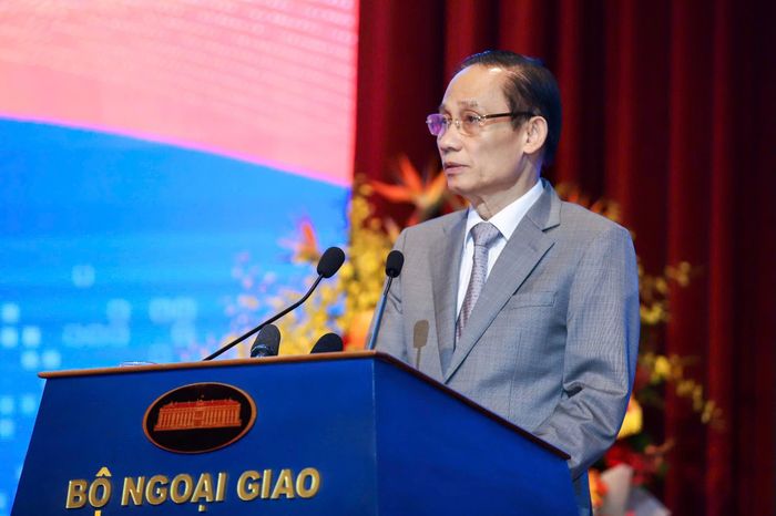 Bộ trưởng Ngoại giao Lê Hoài Trung phát biểu ý kiến khai mạc phiên toàn thể. Ảnh: Nguyễn Bình.