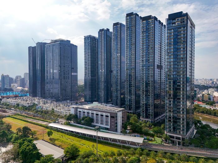  Nhu cầu nhà ở tại các đô thị vẫn duy trì ở mức cao, khiến giá chung cư leo thang trong hơn 5 năm qua. Ảnh: Quỳnh Danh.