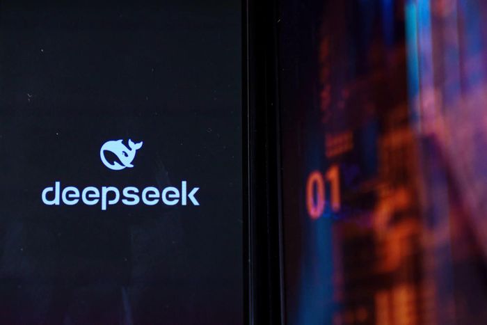 DeepSeek đang chứng minh AI không cần tốn nhiều tài nguyên. Ảnh: Bloomberg.