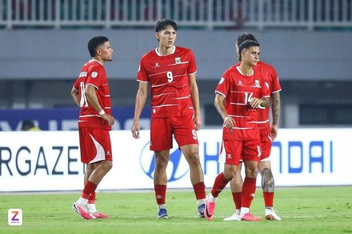  Các cầu thủ Indonesia chơi bế tắc do chiến thuật bị bắt bài. 
