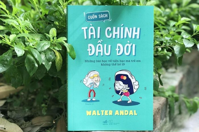  Cuốn sách "Tài chính đầu đời" của Walter Andal. Ảnh: Nhã Nam.