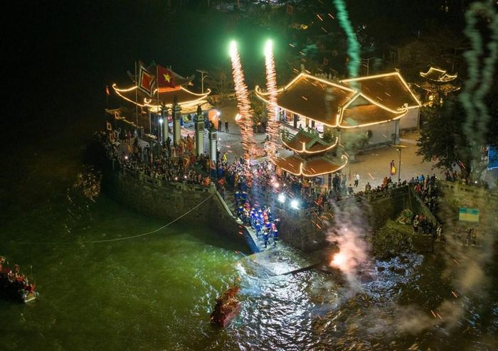 Lễ hội đền Bà Đế - một trong những lễ hội truyền thống lớn của Hải Phòng, bắt nguồn từ tín ngưỡng thờ Mẫu của cư dân miền biển. Ảnh: Đức Nghĩa
