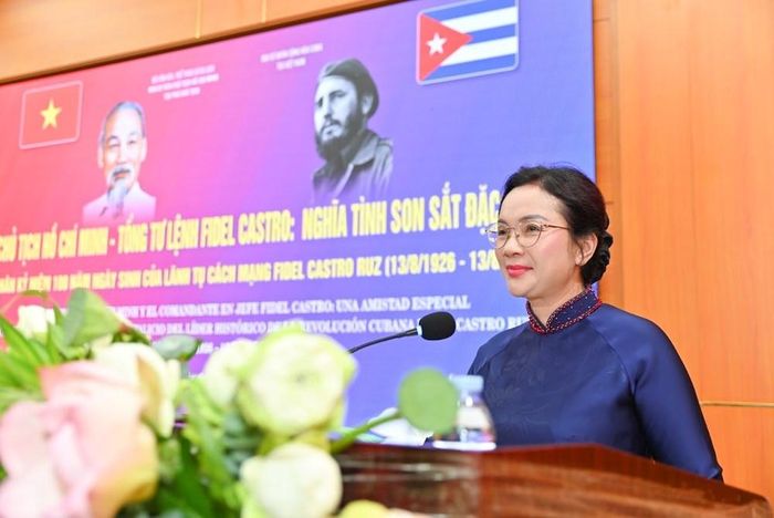Bà Lê Thị Phượng, Bí thư Đảng ủy, Giám đốc Khu di tích Chủ tịch Hồ Chí Minh tại Phủ Chủ tịch phát biểu