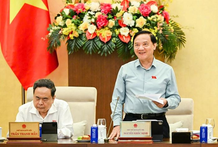 Phó Chủ tịch Quốc hội Nguyễn Khắc Định phát biểu