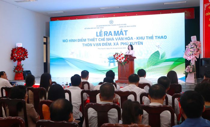  Quang cảnh lễ ra mắt mô hình tổ chức hoạt động tại Nhà văn hóa - Khu thể thao thôn Vạn Điểm 