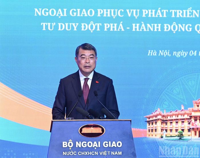 Thủ tướng Chính phủ Lê Minh Hưng phát biểu tại phiên toàn thể.