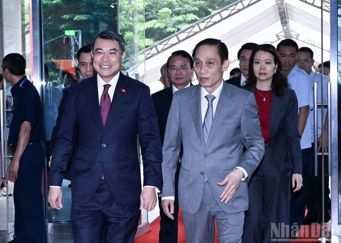 Thủ tướng Chính phủ Lê Minh Hưng tới dự phiên toàn thể.