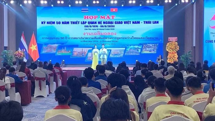 Quang cảnh buổi họp mặt.