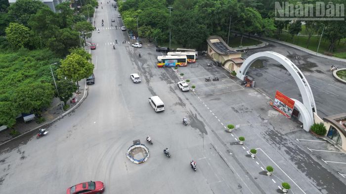 Từ một tuyến phố hiện hữu, Thành Thái được định hướng chuyển mình thành không gian đi bộ tích hợp công nghệ, văn hóa, nghệ thuật và ẩm thực, tạo thêm diện mạo mới cho khu vực phía tây Hà Nội.