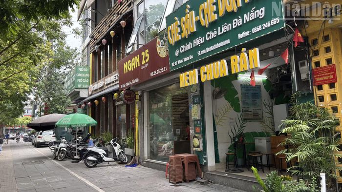 Trong định hướng xây dựng thương hiệu “Phố ẩm thực Cầu Giấy”, giai đoạn đầu sẽ nghiên cứu mô hình xe bán hàng lưu động và khu ẩm thực tập trung di động thay cho các ki-ốt cố định. Dự kiến có thể bố trí khoảng 15 xe hoặc gian hàng được thiết kế đồng bộ.