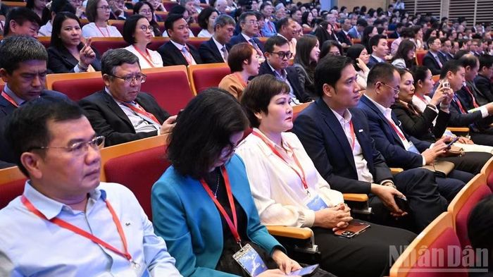  Các đại biểu tham dự phiên toàn thể. (Ảnh: Trần Hải) 
