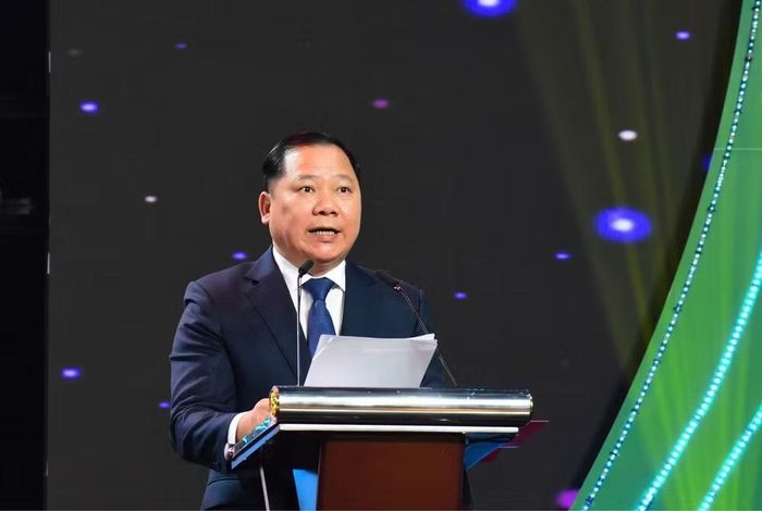 Đồng chí Nguyễn Phi Long, Ủy viên Trung ương Đảng, Phó Bí thư Thường trực Đảng ủy Mặt trận Tổ quốc, các đoàn thể Trung ương, Phó Chủ tịch Ủy ban Trung ương Mặt trận Tổ quốc Việt Nam, phát biểu tại buổi lễ. (Ảnh: VŨ DUY)