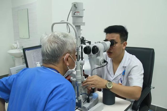 Theo dự thảo, trường hợp người bệnh cần thực hiện các xét nghiệm chẩn đoán, nhân viên y tế mang thiết bị y tế đến tại nhà người bệnh để thực hiện dịch vụ cho người bệnh.