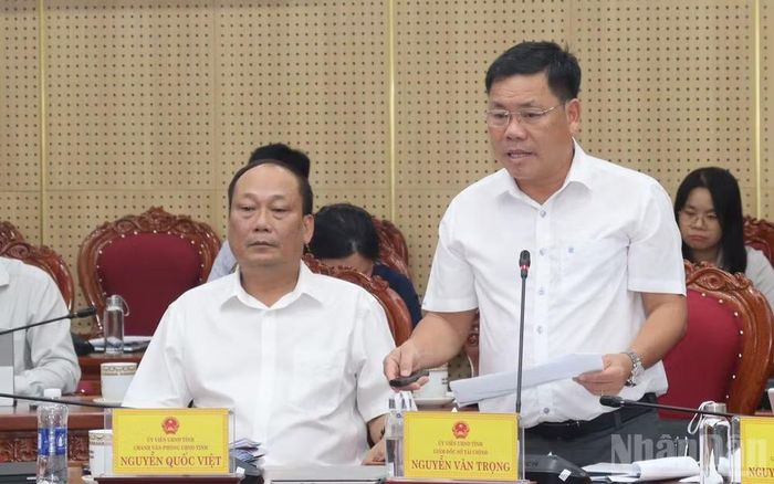 Giám đốc Sở Tài chính tỉnh Quảng Ngãi Nguyễn Văn Trọng báo cáo nhiệm vụ và giải pháp trọng tâm những tháng cuối năm 2026.