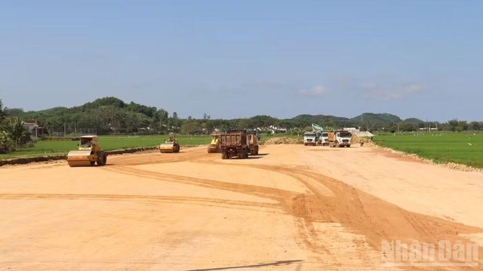 Quảng Ngãi tăng tốc giải ngân vốn đầu tư công và các dự án lớn.