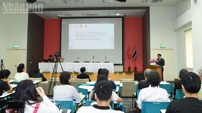Hội thảo học thuật “Hướng tới kỷ niệm 50 năm thiết lập quan hệ ngoại giao Việt Nam-Thái Lan: kết nối nhân dân và giao lưu văn hóa”. (Ảnh: MINH THẮNG)