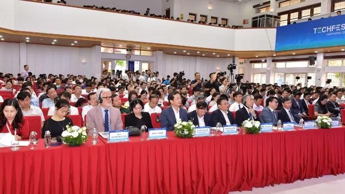 Đại biểu tham dự khai mạc Techfest HaiPhong 2026. (Ảnh: XUÂN TRƯỜNG)