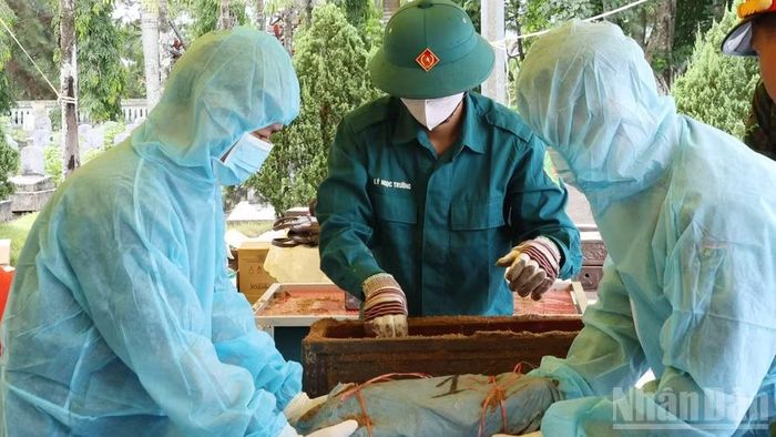 Quá trình lấy mẫu, bảo quản, vận chuyển, bàn giao và giám định ADN hài cốt liệt sĩ được thực hiện theo quy trình nghiêm ngặt, bảo đảm nghi thức tôn nghiêm, an toàn ở mức cao nhất.