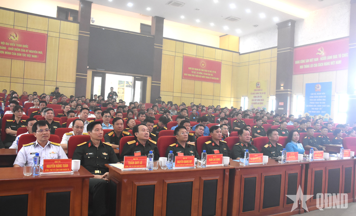 Các đại biểu dự khai mạc hội thi.
