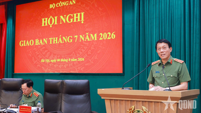 Đại tướng Lương Tam Quang, Ủy viên Bộ Chính trị, Bộ trưởng Bộ Công an chủ trì hội nghị.