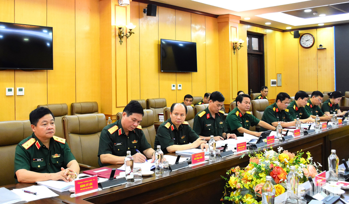 Các đại biểu dự phiên họp. 
