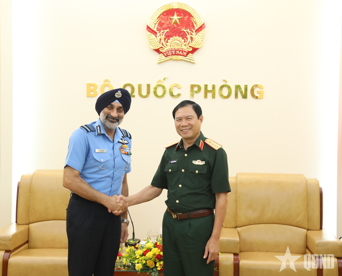 Đại tướng Nguyễn Tân Cương và Đại tướng AP Singh.