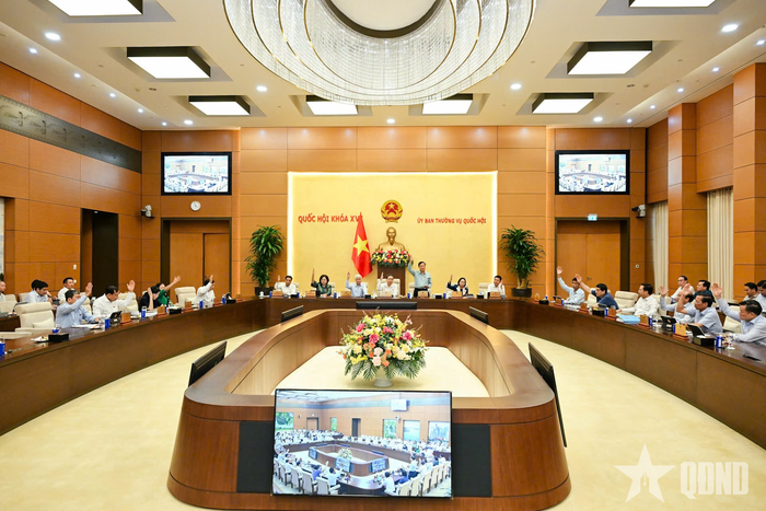 Quang cảnh phiên họp. Ảnh: TRỌNG HẢI