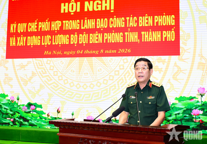 Thượng tướng Nguyễn Văn Gấu, Ủy viên Trung ương Đảng, Thứ trưởng Bộ Quốc phòng phát biểu chỉ đạo.
