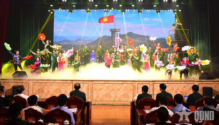 Tiết mục văn nghệ chào mừng.