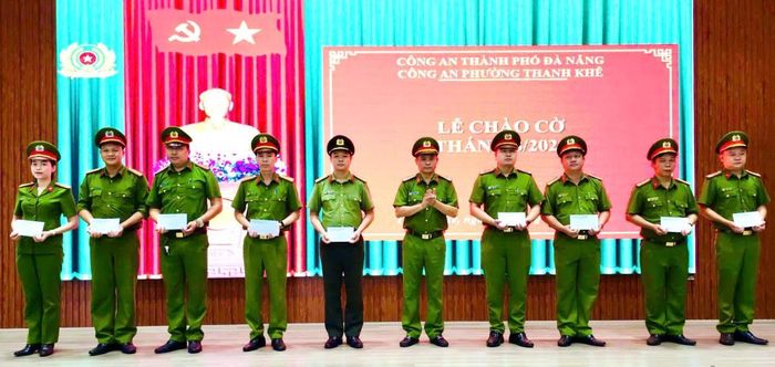 Công an phường Thanh Khê ra mắt Tổ công tác đặc biệt.