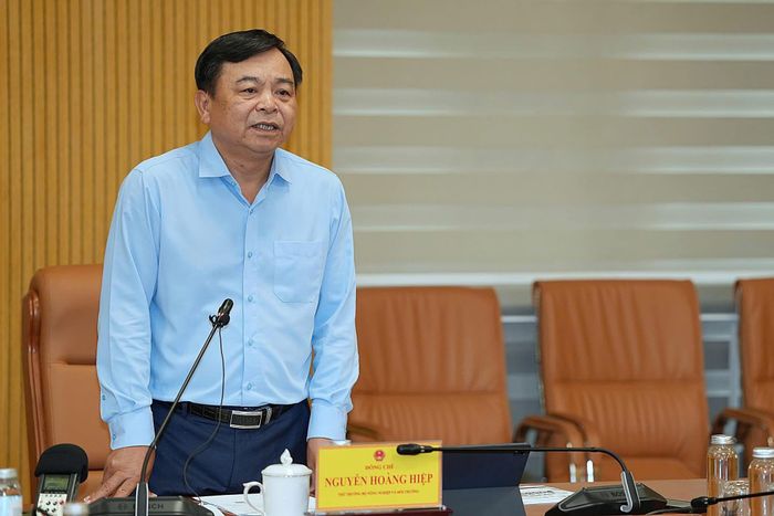 Thứ trưởng Bộ Nông nghiệp và Môi trường Nguyễn Hoàng Hiệp phát biểu tại cuộc họp. Ảnh: BẢO THẮNG