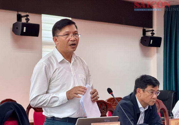 Ông Lương Văn Hà, Phó Giám đốc Sở GD-ĐT tỉnh Lâm Đồng, thông tin tại họp báo. Ảnh: ĐOÀN KIÊN