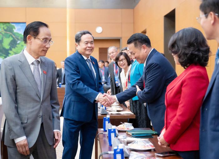  Chủ tịch Quốc hội Trần Thanh Mẫn làm việc với đoàn lãnh đạo Bộ Ngoại giao và các đại sứ, trưởng cơ quan đại diện Việt Nam ở nước ngoài. Ảnh: VIẾT CHUNG 