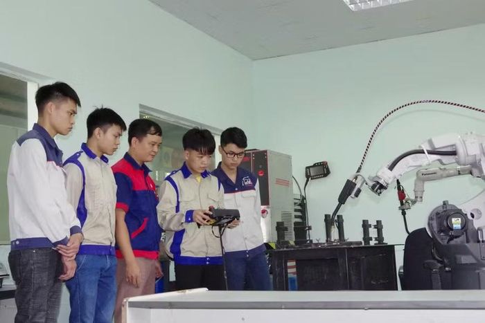 Sinh viên Trường CĐ Cơ khí Nông nghiệp.