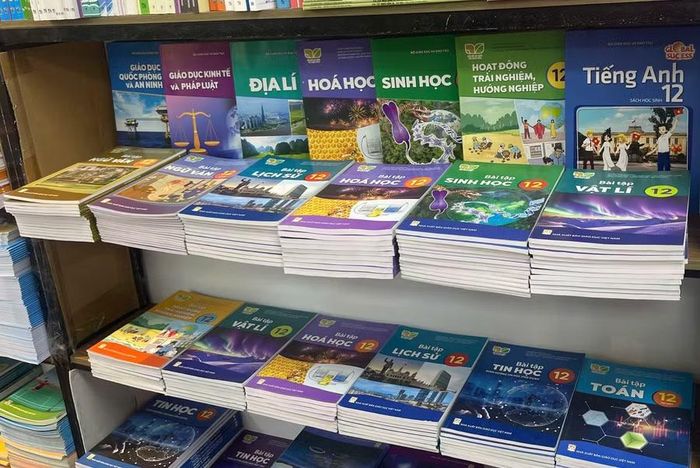 Giai đoạn 2023 – 2025, gần 2,7 triệu bản SGK với tổng trị giá gần 42 tỷ đồng đã được NXB trao tặng.