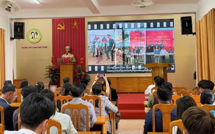 Ngành giáo dục 2 tỉnh trao đổi, giao lưu, chia sẻ kinh nghiệm về hoạt động dạy học.