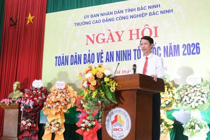 TS. Vũ Quang Khuê, Hiệu trưởng Trường Cao đẳng Công nghiệp Bắc Ninh phát biểu.