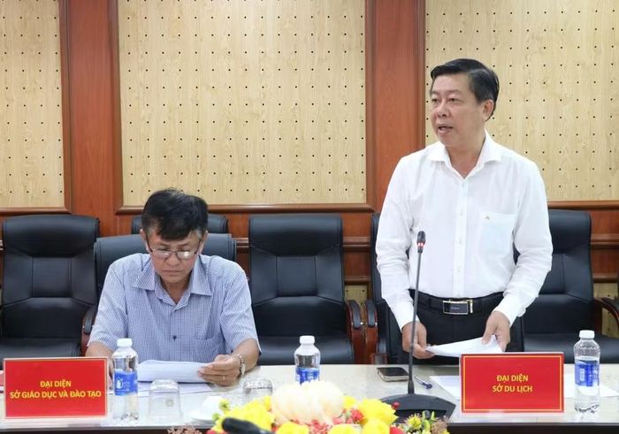 Đại diện lãnh đạo Sở Du lịch phát biểu tại hội nghị.