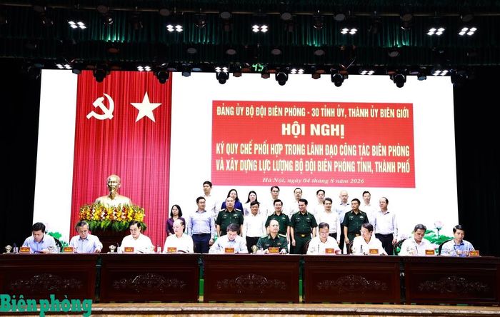 Đảng ủy Bộ đội Biên phòng ký Quy chế phối hợp với các Tỉnh ủy, Thành ủy: Hưng Yên, Thanh Hóa, Nghệ An, Hà Tĩnh, Quảng Trị, Huế, Đà Nẵng, Quảng Ngãi và Gia Lai. Ảnh: Chiến Khu