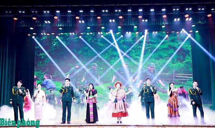Chương trình văn nghệ tại hội nghị. Ảnh: Thủy Nguyên